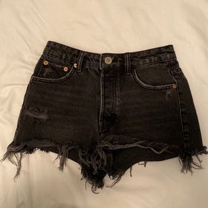 Black denim booty shorts. Size: 2. From ZARA in good condition.
